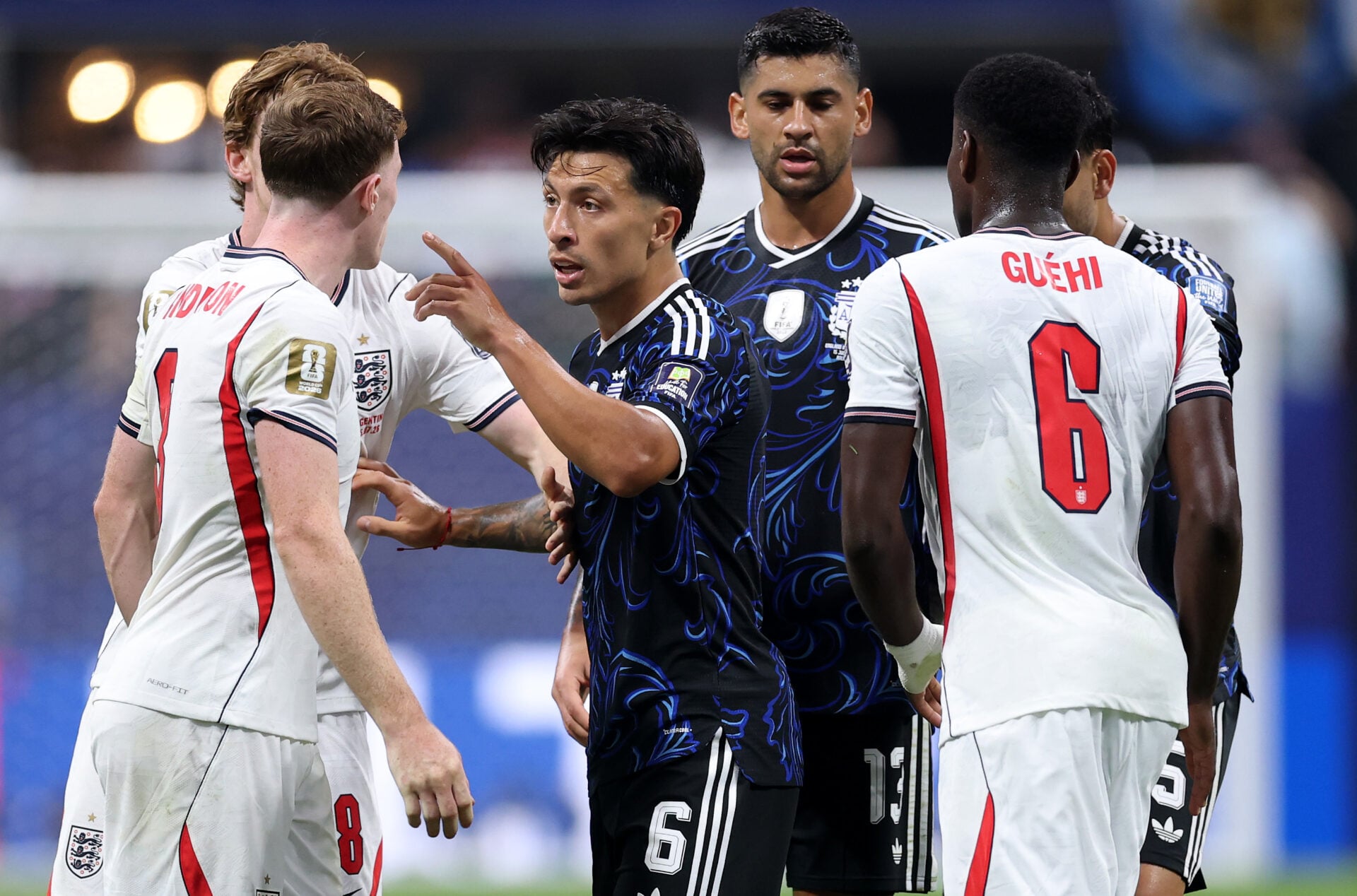 Lisandro Martinez agora tem a chance de fazer história como o único jogador do Man Utd a realizar um feito monumental na Copa do Mundo
