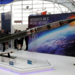 Lockheed fabricará interceptadores Patriot mais baratos à medida que a demanda de defesa aérea aumenta