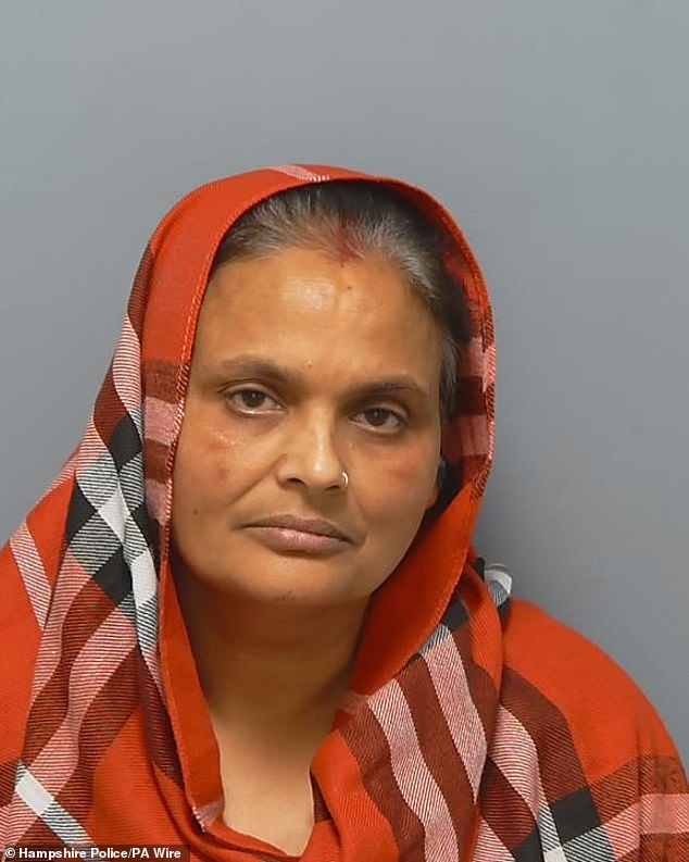 Kiran Kaur foi considerada culpada de ajudar em um crime depois que seu filho Vickrum Digwa assassinou o estudante Henry Nowak com uma adaga