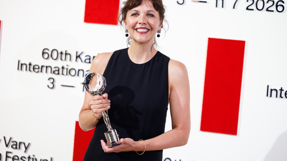 Maggie Gyllenhaal sobre a subversão dos estereótipos femininos e por que ela nunca se propôs a quebrar tabus: 'Estou apenas tentando abrir espaço para que minha própria experiência seja expressada'