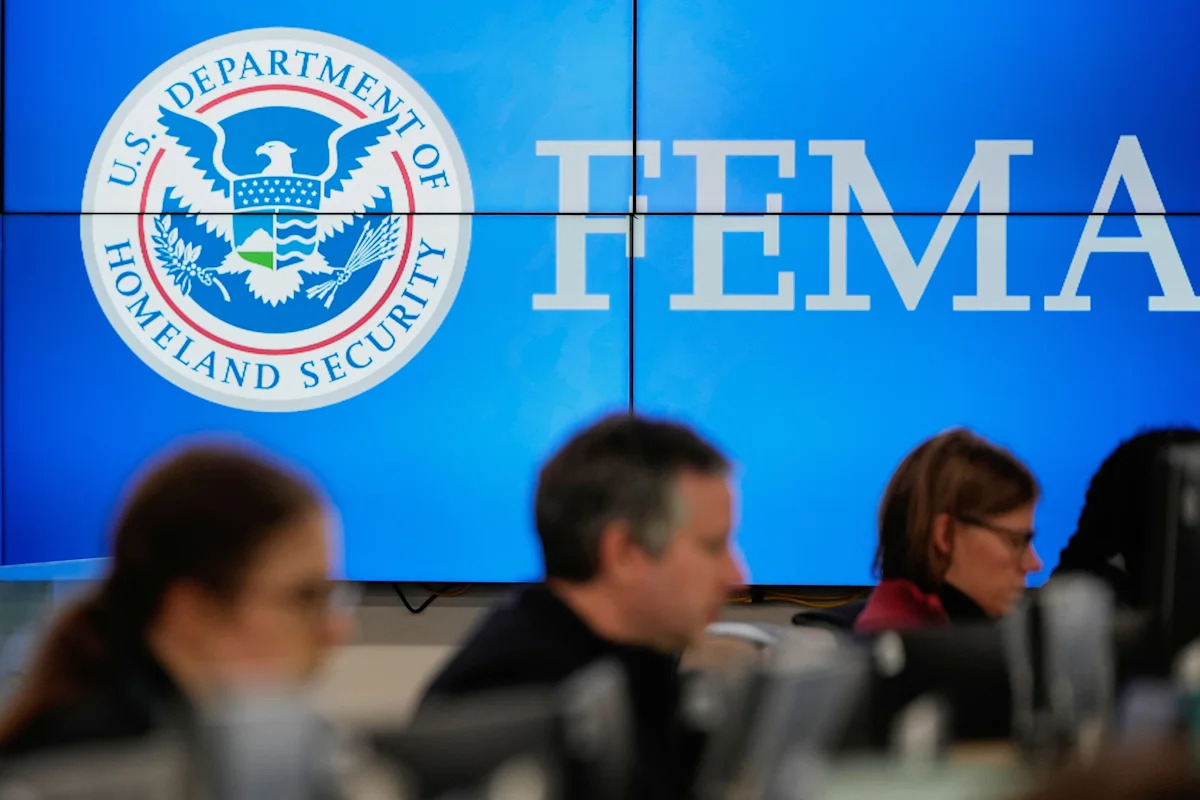 Mais de 24 estados processam a administração Trump depois de impor condições para o recebimento de financiamento para desastres