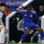 Manchester City contrata o ala adolescente Jeremy Monga por cinco anos