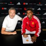 Manchester United anuncia a contratação do meio-campista brasileiro Andrey Santos