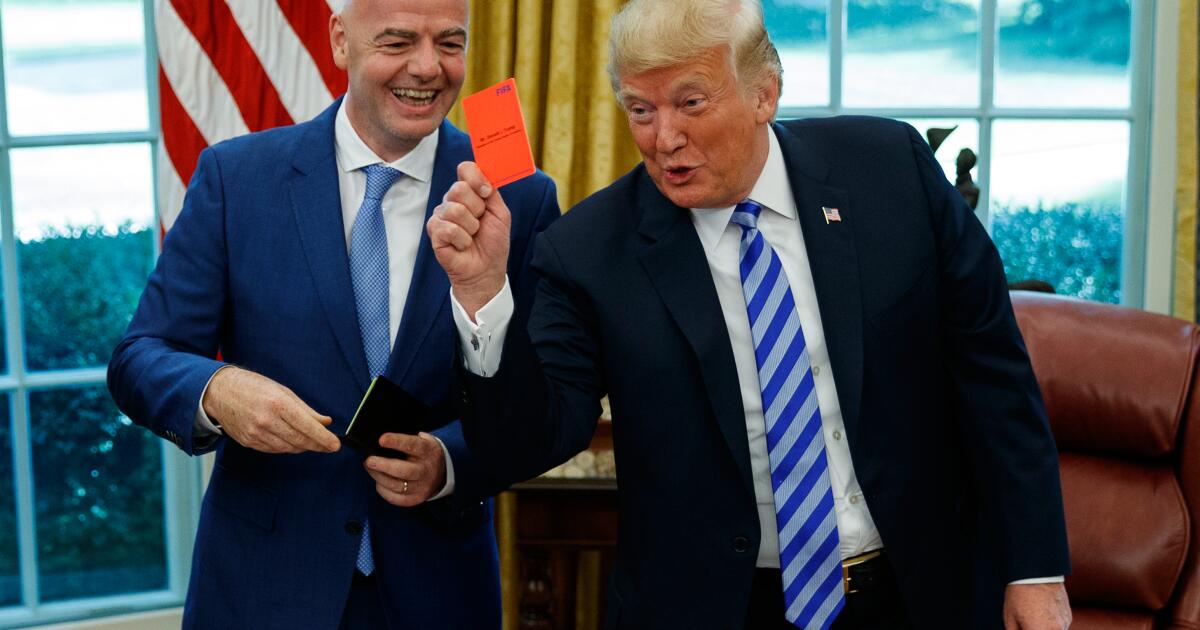 Manifestantes na final da Copa do Mundo distribuirão cartões vermelhos para presidente da FIFA e Trump