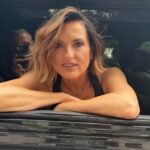 Linha do tempo da amizade de Taylor Swift e Mariska Hargitay, de nomes de gatos a shows e muito mais 934
