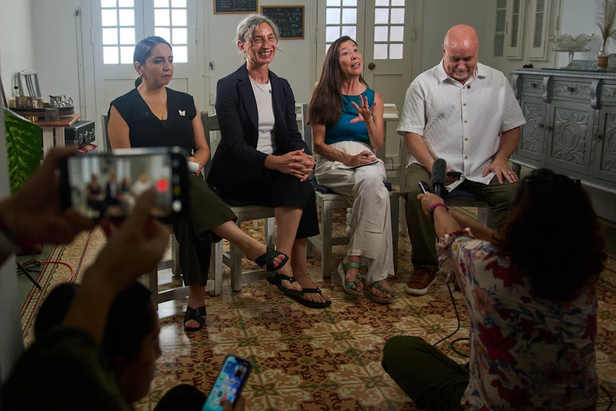 Membros democratas do Congresso dos EUA visitam Cuba e comparam o embargo energético dos EUA à 'Gaza silenciosa'