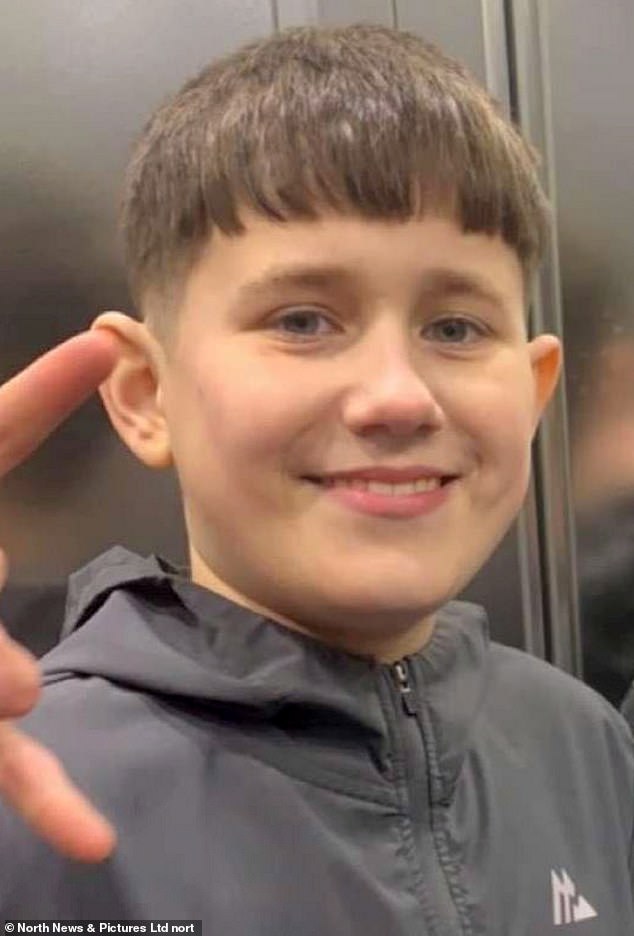 Aras Rudzianskas, 13 anos, pulou no rio Tyne para ajudar seu amigo em dificuldades, mas perdeu tragicamente a vida