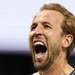 Futebol Futebol - Copa do Mundo FIFA 2026 - Rodadas de 32 - Inglaterra x República Democrática do Congo - Atlanta Stadium, Atlanta, Geórgia, EUA - 1º de julho de 2026 O inglês Harry Kane comemora seu primeiro gol com Jude Bellingham e Anthony Gordon REUTERS/Bernadett Szabo