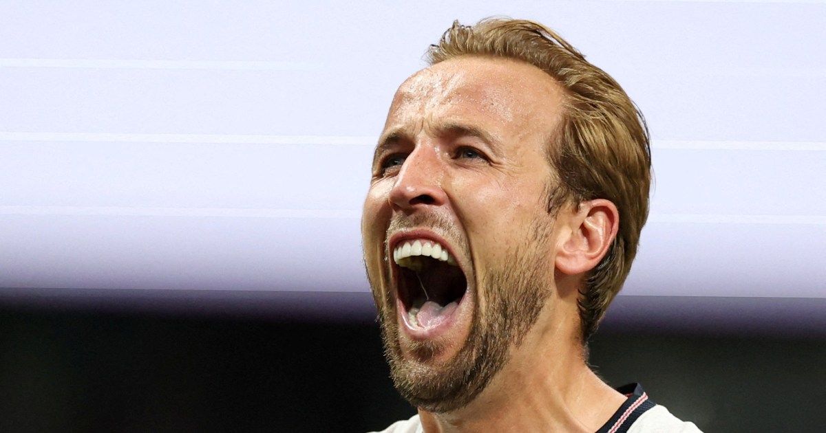 Futebol Futebol - Copa do Mundo FIFA 2026 - Rodadas de 32 - Inglaterra x República Democrática do Congo - Atlanta Stadium, Atlanta, Geórgia, EUA - 1º de julho de 2026 O inglês Harry Kane comemora seu primeiro gol com Jude Bellingham e Anthony Gordon REUTERS/Bernadett Szabo