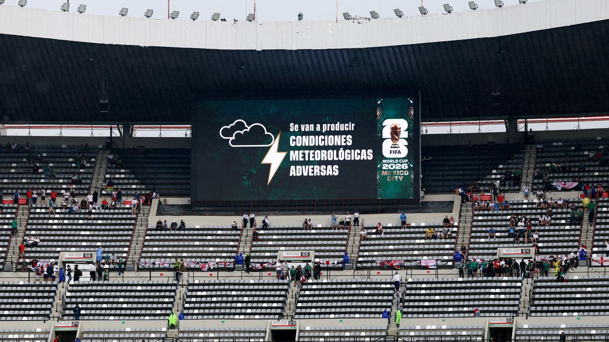 México x Inglaterra – Ordem de abrigo em vigor no Estádio Azteca antes da partida das oitavas de final