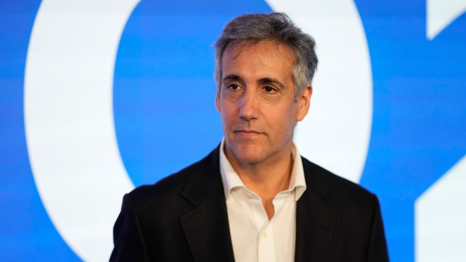 Michael Cohen diz que uma mensagem inesperada restaurou seu relacionamento com Trump