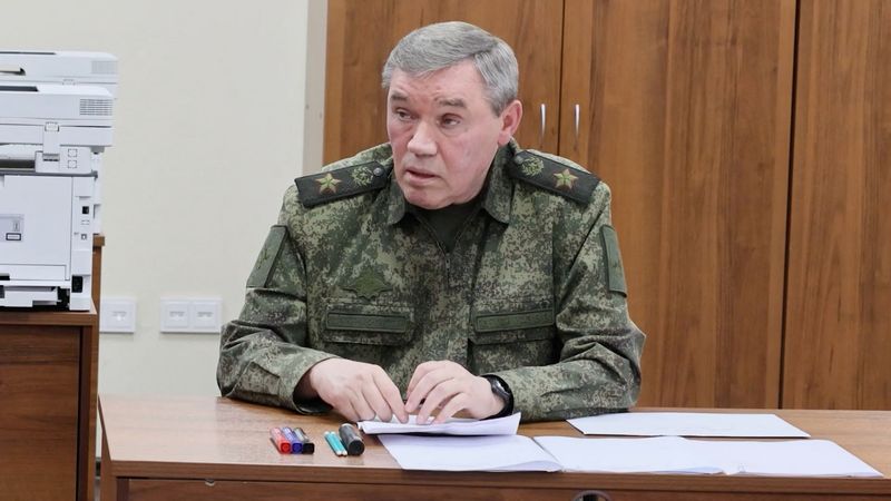 Ministério da Defesa russo afirma que suas forças capturaram Kostiantynivka no leste da Ucrânia