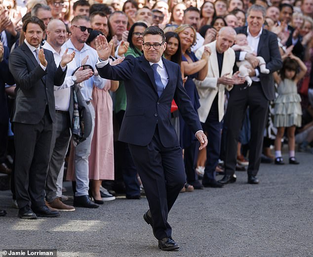 Andy Burnham não é nenhum Boris. E ele está prestes a descobrir que não será ele quem ditará a Narrativa, mas sim ¿acontecimentos, querido menino, acontecimentos¿