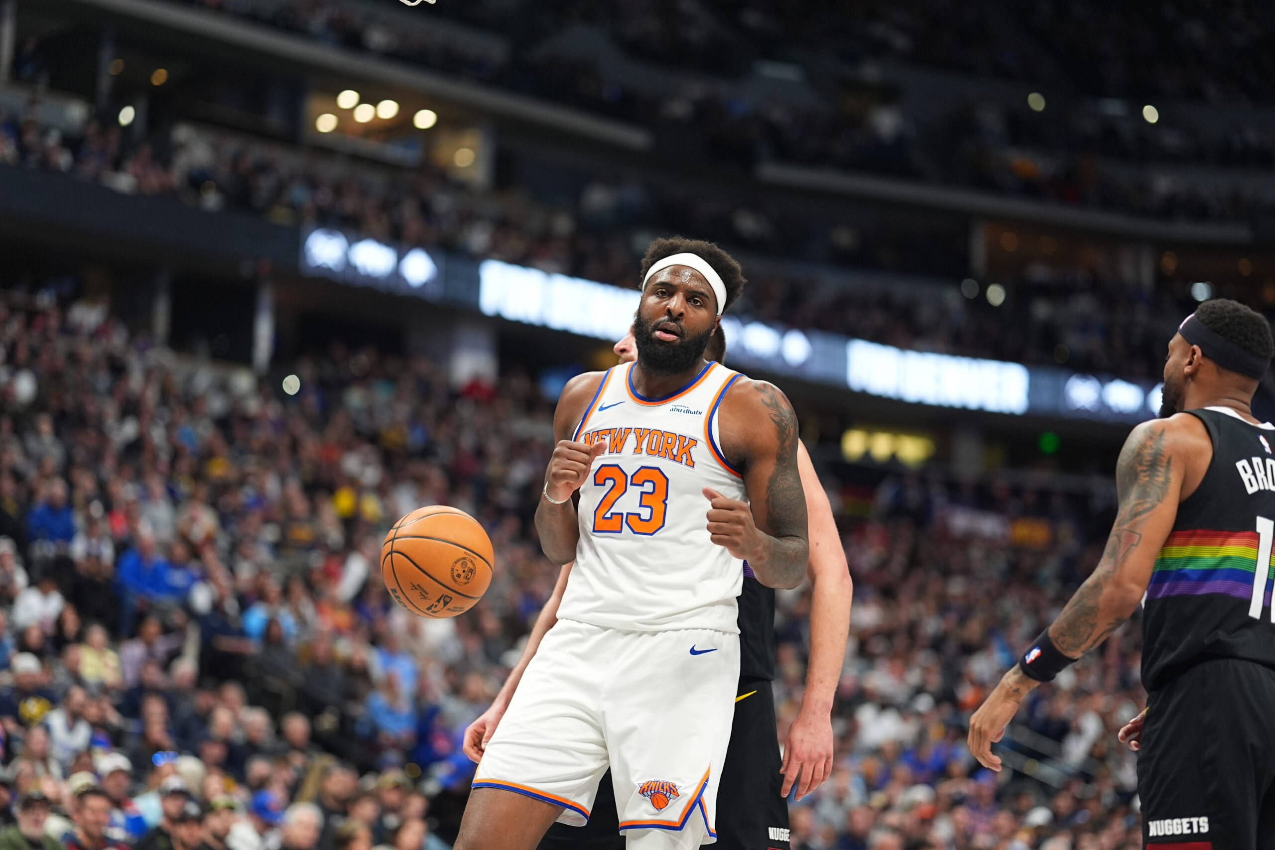 O Boston Celtics concordou com um contrato de três anos de US$ 47,4 milhões com o veterano central Mitchell Robinson, que acabou de ganhar um título da NBA com o New York Knicks,