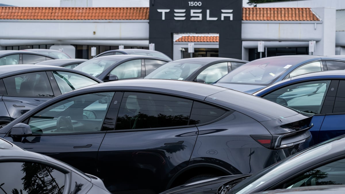 Newsom lança novo desconto para veículos elétricos em meio à luta energética com Trump