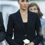 Abandonados agora estão os olhos com contorno de kohl, olhando desamparados para Oprah Winfrey enquanto Meghan faz acusações sobre raça e afirma que lhe foi negada ajuda para sua saúde mental