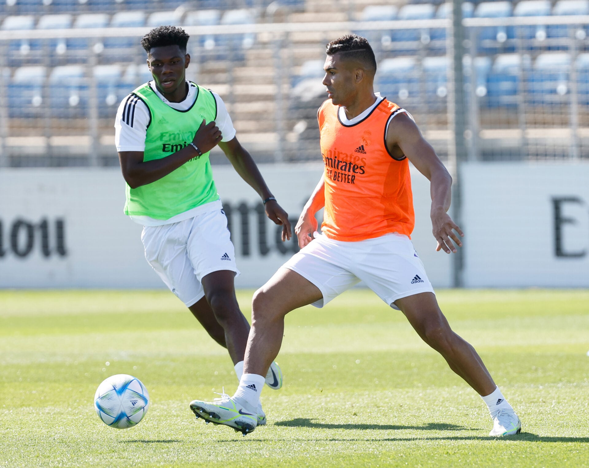 O Man United precisa de Aurelien Tchouameni para copiar a decisão de Casemiro em 2022, ele deu o primeiro passo