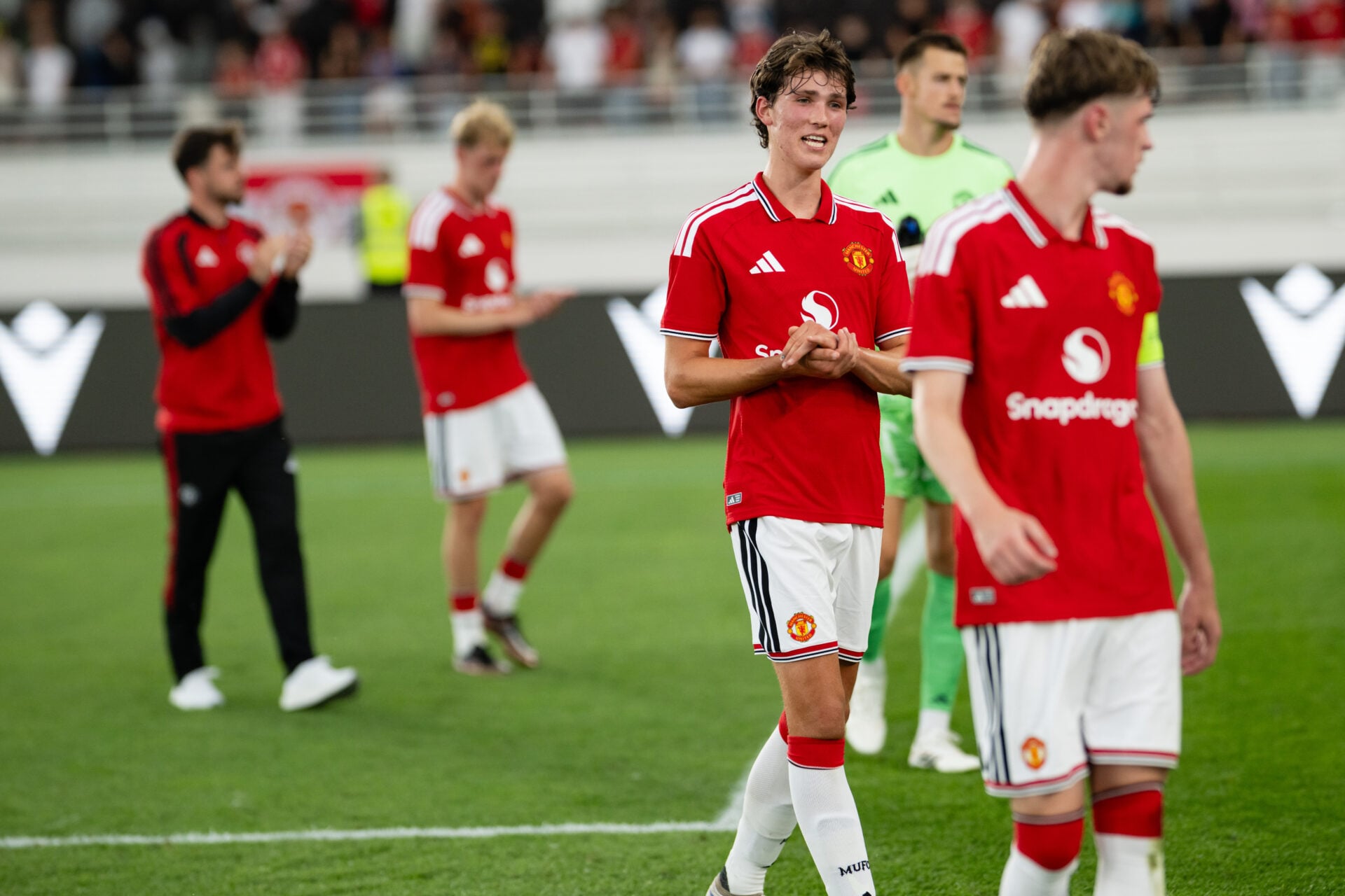 O Man Utd tem um candidato sorrateiro, o brilhante garoto-prodígio após o jogo do Wrexham, ele é único