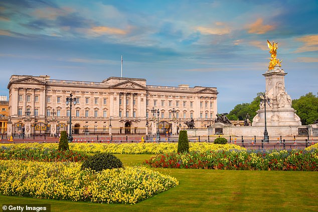 A Galeria de Imagens do Palácio de Buckingham passou por uma grande transformação antes da inauguração de verão, na quinta-feira, que vai até setembro.