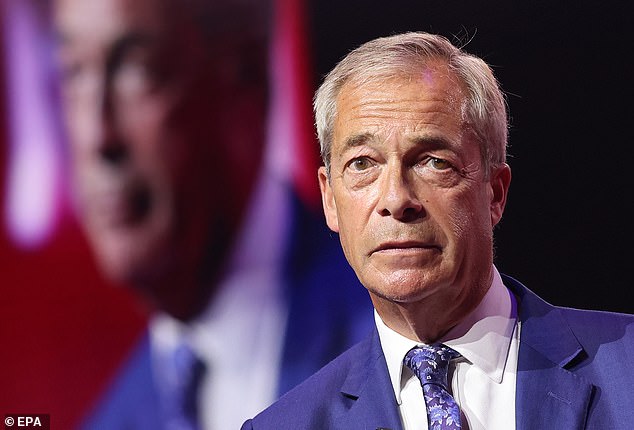 O líder reformista do Reino Unido, Nigel Farage, falou na conferência CPAC GB em Londres na sexta-feira