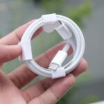 Aplicativo gratuito para Mac WhatCable informa o que cada um dos seus cabos USB-C pode realmente fazer A foto mostra um cabo Apple USB-C para USB-C enrolado