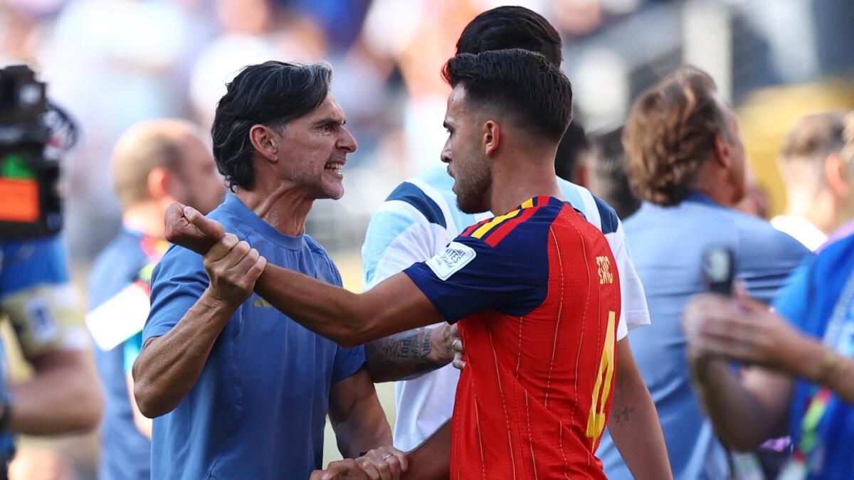 O assistente argentino Ayala pede desculpas por brigas com jogadores espanhóis após a final da Copa do Mundo FIFA de 2026