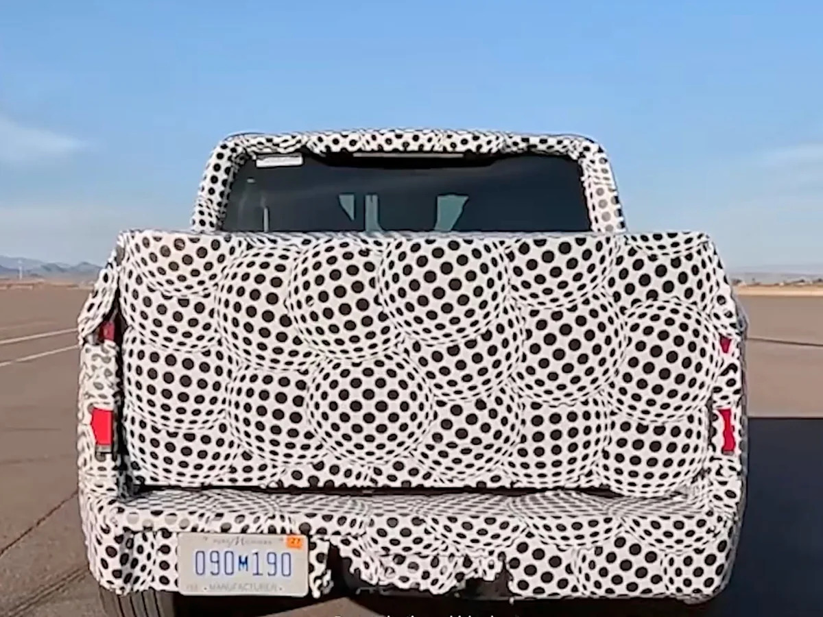 O caminhão EV de US$ 30.000 da Ford está em segredo. Sua camuflagem é uma propaganda.