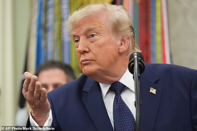 Harry Kane descreveu jogar golfe com Donald Trump como uma “experiência bastante surreal”