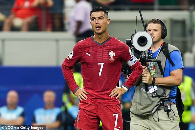 O 'ego' de Cristiano Ronaldo foi criticado pela imprensa portuguesa após a eliminação na Copa do Mundo
