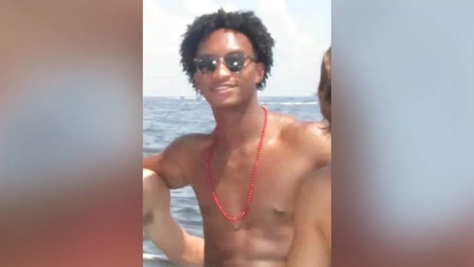 As autoridades estaduais conduzem operações de busca pelo adolescente desaparecido, Nolan Wells, no condado de Jackson, Mississippi. -WLOX