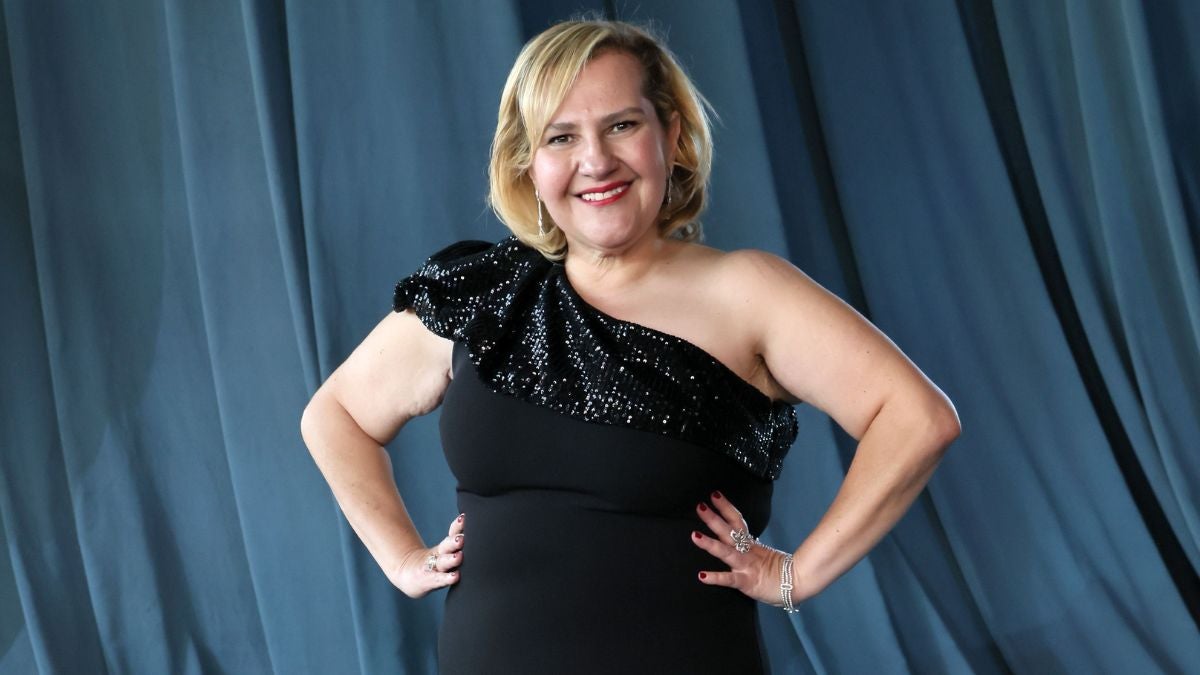 Julie Pace, editora-chefe da Associated Press, fala aos funcionários durante uma visita à Agência de Imprensa Alemã em janeiro de 2026. (Kay Nietfeld/Getty Images)