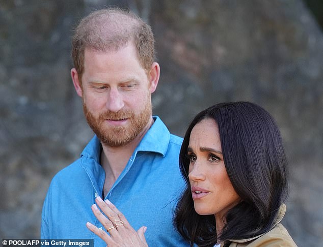 O sucesso da viagem tranquila do Príncipe Harry à Grã-Bretanha mostra que o anonimato é de fato a melhor forma de segurança, e não a proteção policial 24 horas por dia, argumentou Richard Kay, do Daily Mail.