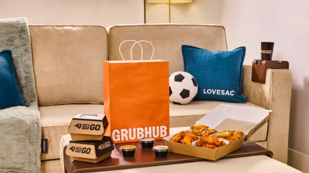 O hack mais recente do Grubhub permite que você adicione um sofá Lovesac ao seu pedido de asas – como se qualificar para esta promoção selvagem da Copa do Mundo