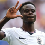 O hat-trick de Saka faz a Inglaterra vencer a França por 6 a 4 e conquistar o terceiro lugar na Copa do Mundo