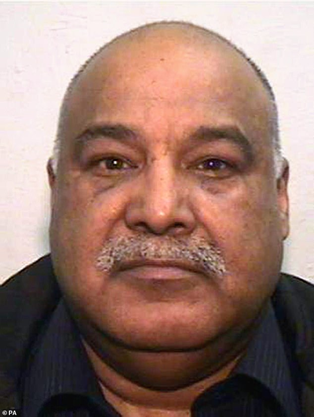 O líder da gangue de abuso de Rochdale, Shabir Ahmed, 73, foi libertado da prisão, mas apesar de ter sido destituída da cidadania britânica, não pode ser deportado para o Paquistão