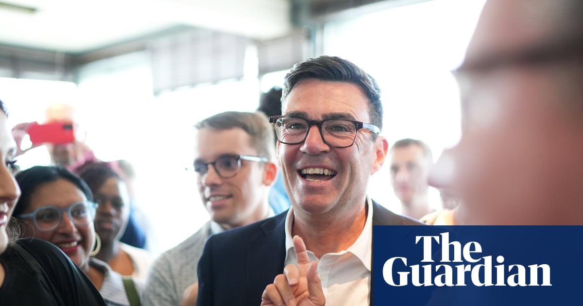 O plano de Andy Burnham de desmantelar o departamento de tecnologia provoca reação negativa