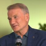 German Gref, que dirige o Sberbank, controlado pelo Estado, disse que os russos estão profundamente preocupados com o agravamento das condições económicas do país.