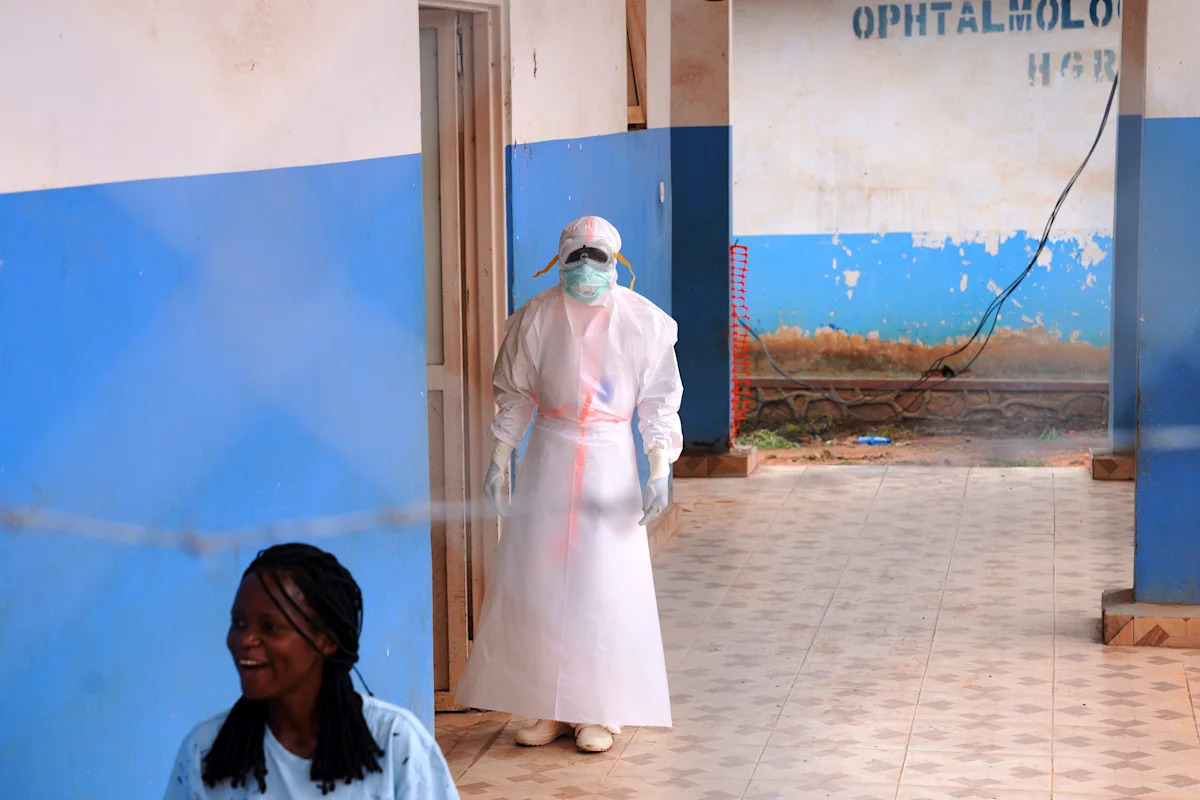 O que os especialistas dizem enquanto o surto de Ébola no Congo e no Uganda mata mais de 1.000 pessoas