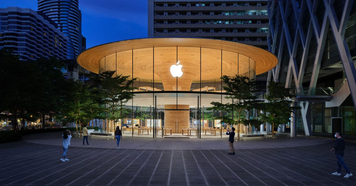 O relatado programa de atualização da Apple levanta uma grande preocupação | A foto mostra a loja Central World em Bangkok, Tailândia
