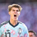 Charles De Ketelaere marcou dois gols no primeiro tempo do confronto entre a Bélgica e os EUA na Copa do Mundo