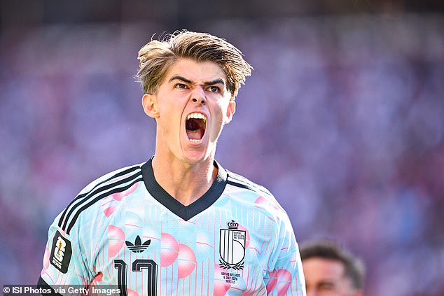 Charles De Ketelaere marcou dois gols no primeiro tempo do confronto entre a Bélgica e os EUA na Copa do Mundo