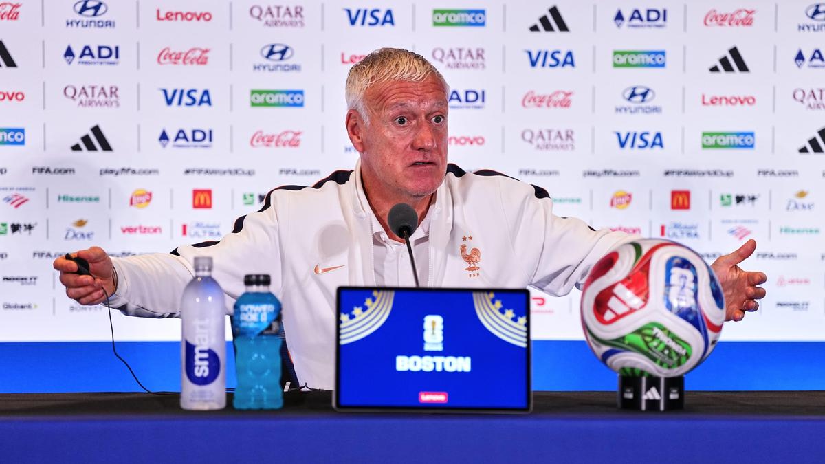 O técnico da França, Deschamps, não se incomoda com a unidade de arbitragem argentina nas quartas de final do Marrocos