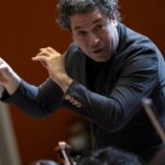 O último show de Gustavo Dudamel no Hollywood Bowl beneficiará a Venezuela após terremotos