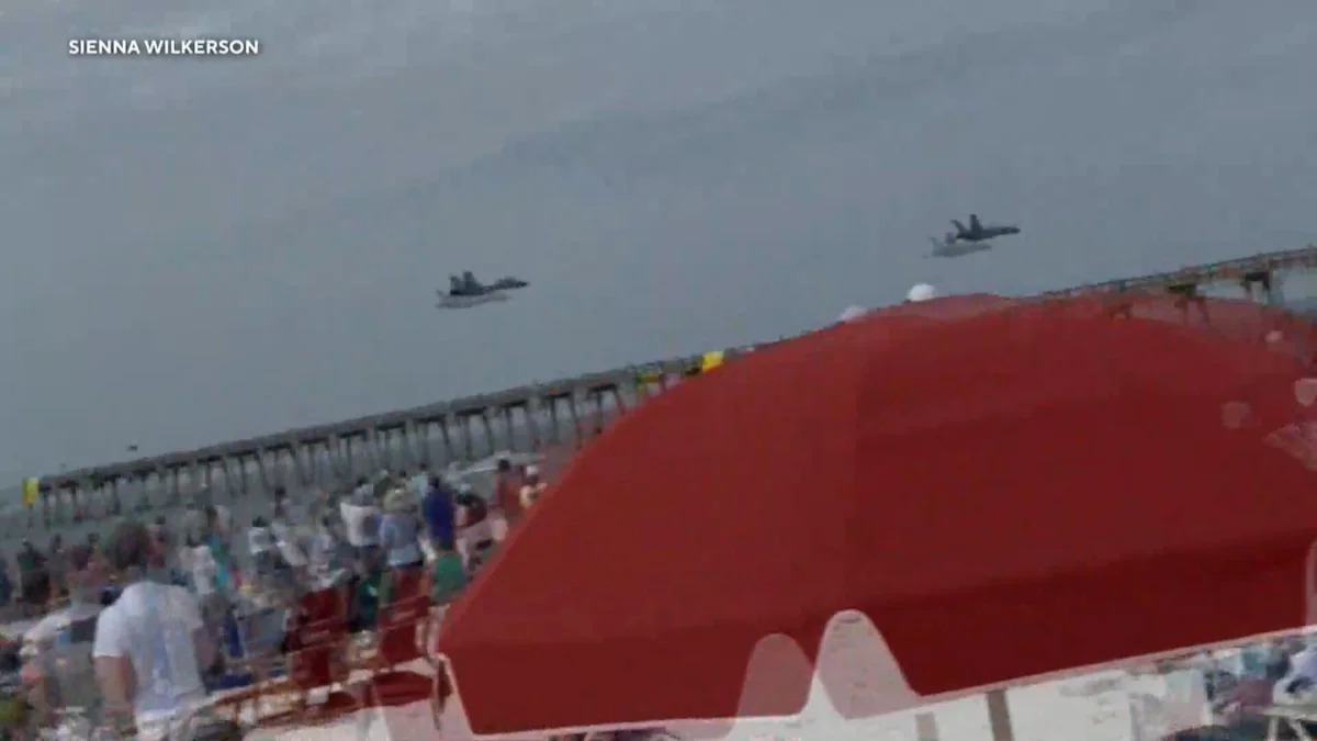 Os Blue Angels da Marinha investigam após vídeo mostrar sobrevôo baixo em praia da Flórida