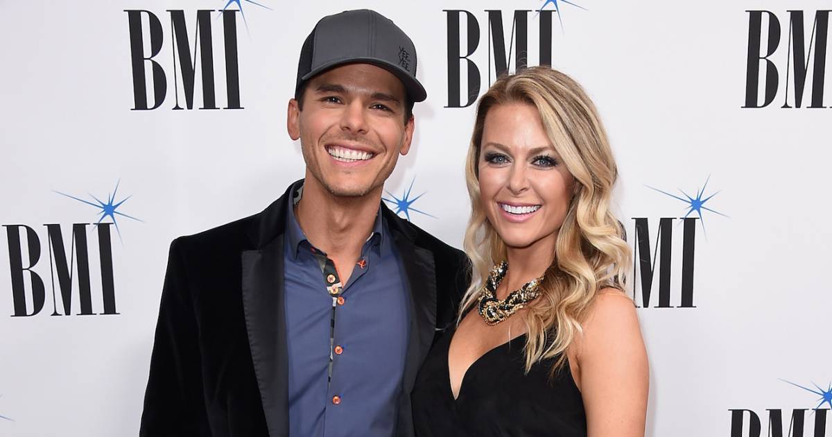 Granger Smith e sua esposa Amber Smith estão 'tentando lidar' com a culpa após a morte do filho de 3 anos