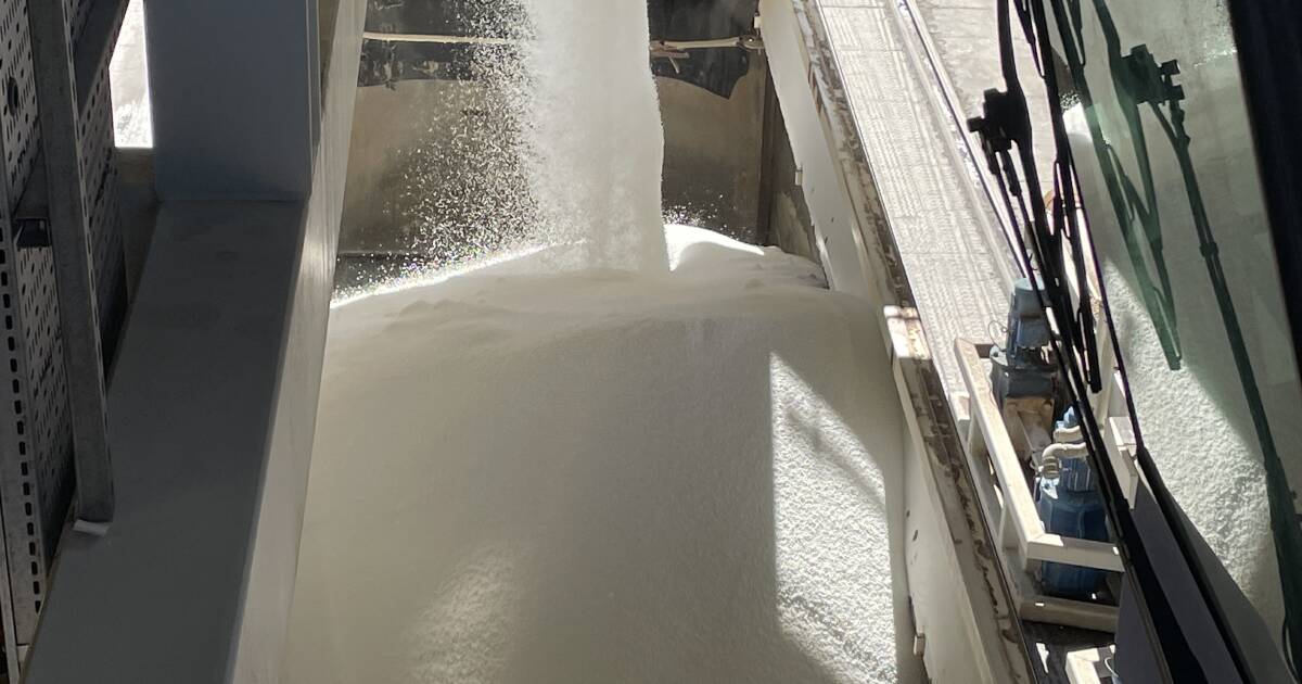 Os preços da ureia diminuem, mas os desafios no fornecimento de enxofre pesam nos mercados de fertilizantes