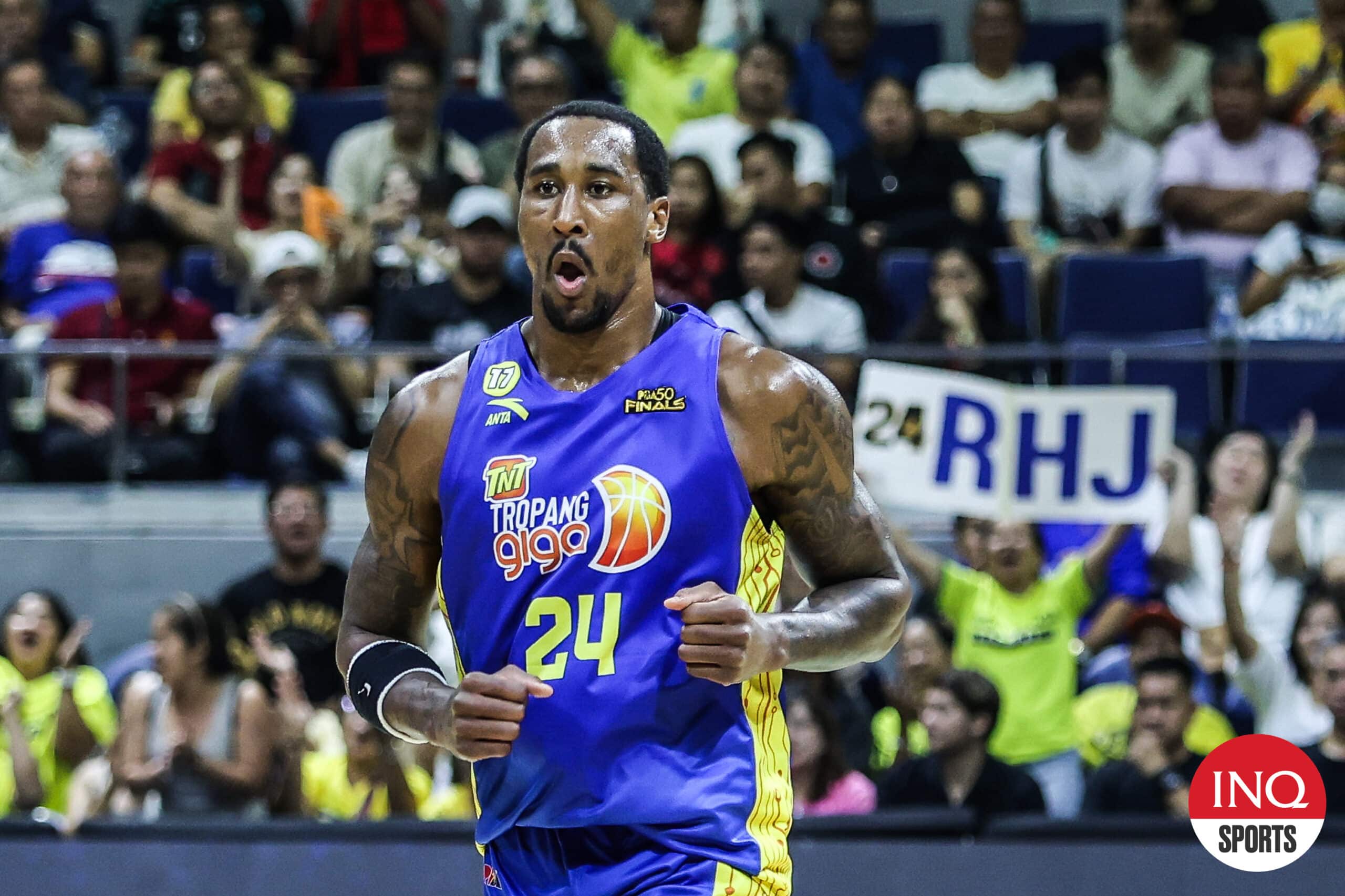Residente da TNT importou Rondae Hollis-Jefferson durante um jogo da PBA Commissioner's Cup.