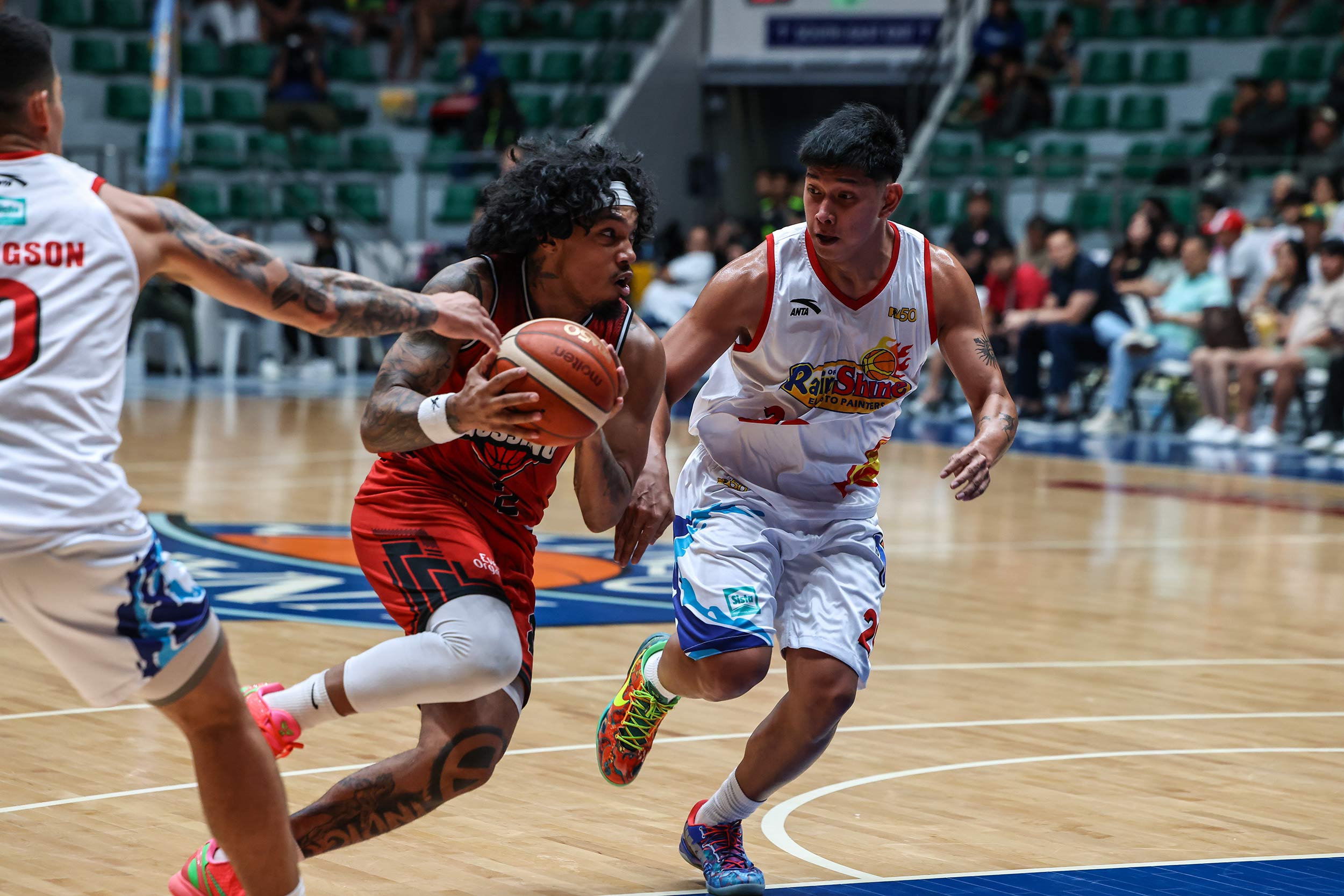 Sedrick Barefield, da Blackwater Bossing, durante um jogo contra Rain or Shine Elasto Painters na Copa dos Governadores do PBA de 2026.