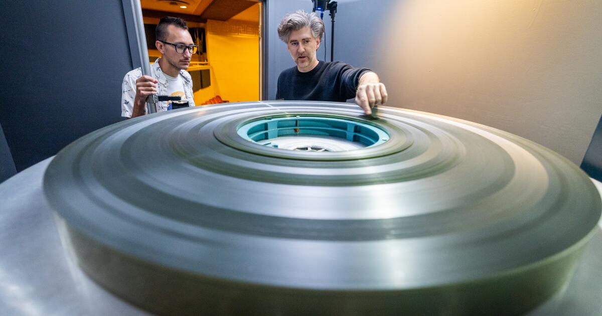 Para exibir 'Odisséia' de 70 mm de Christopher Nolan, os cinemas de Los Angeles correram para ressuscitar uma nave quase perdida