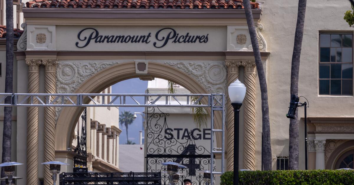 Paramount se oferece para adiar brevemente a fusão da Warner Bros. enquanto a batalha judicial esquenta